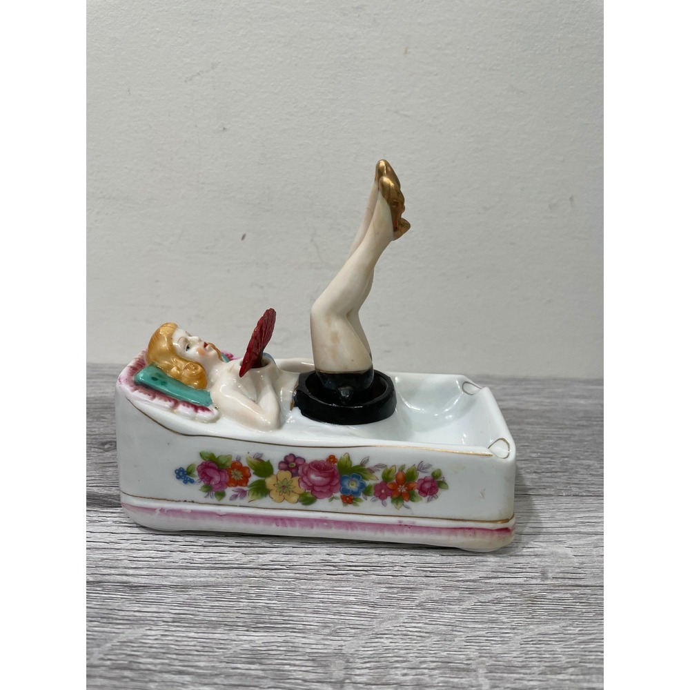 Vintage Nodder G Nov Co Japan Pin Up Girl Porcelain Ashtray Removable Legs Fan